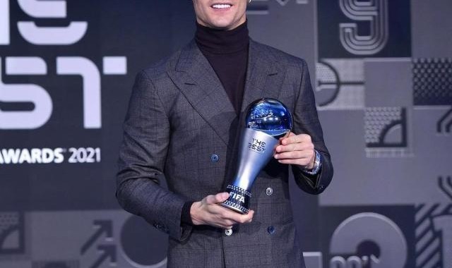 博鱼-C罗谈特别奖：无比尊敬FIFA 专业人士才懂球