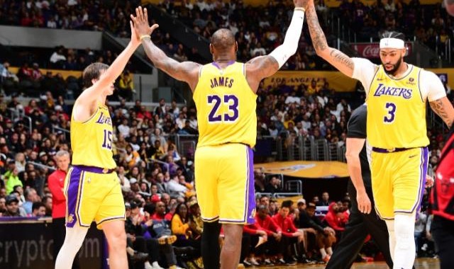 博鱼-湖人将里夫斯视为非卖品 米切尔交易会成唯一例外