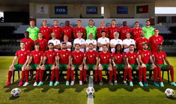 博鱼-葡萄牙公布欧洲杯全家福  飞抵布达佩斯备战首战