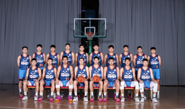 姚明一离任就不行！苏群曝CBA分红今年少800万 升降级势在必行？