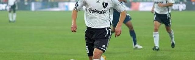 那个把莱万挤到第3级联赛的人 被酒精毁掉了青春…