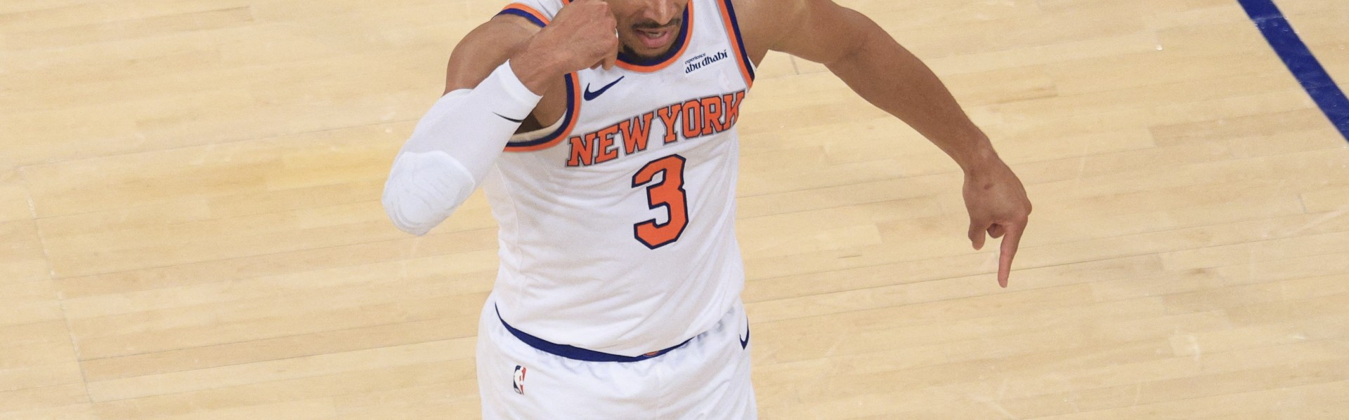 博鱼体育官网-NBA合并以来目前仅3人总决赛场均15板：摩西·马龙、约基奇、哈特